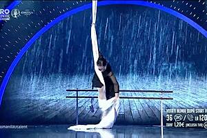 cezara blioju flashed her big romanian tits in a downblouse moment, causing a nipple slip that everyone noticed.