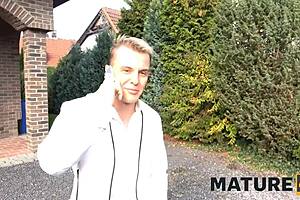 Lettuce Fuck Quick with Mature Blonde