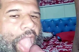 I hooked up with a married guy from Tinder at a discreet motel.