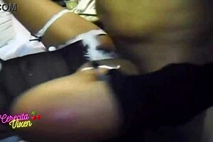 gritando de placer mientras me cogen en grupo con latina esposa puta