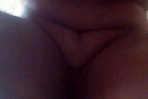 肥胖BBW业余妹子弯腰后入式