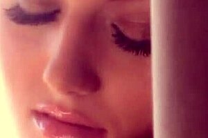 Katie Vernola Poses Pretty And Chic In Nude Photoshoot