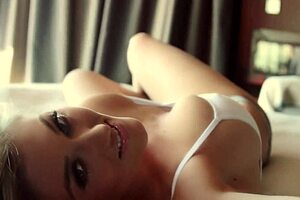 Katie Vernola Poses Pretty And Chic In Nude Photoshoot