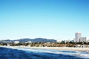 i'm presenting the milf thing 7 made in la trailer with diamond foxx, erik everhard, india summers, manuel ferrara, lisa ann, and steve holmes in full scenes of big tits fucking and swallowing in lingerie.