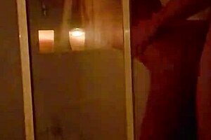 Tinder Date Explodes Into Shower Sex