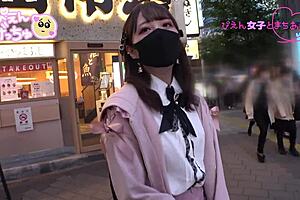 Walking Beauty Allows Deepthroat And Cumshot.