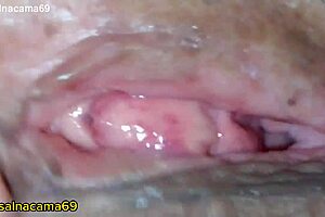 European wife in casal nacama69 masturbates while her husband watches voyeuristically.