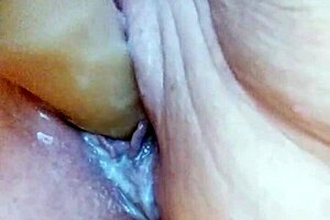 Creamy bathtub solo dildoing session with toys in the pool.