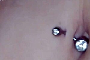 European wife in casal nacama69 masturbates while her husband watches voyeuristically.