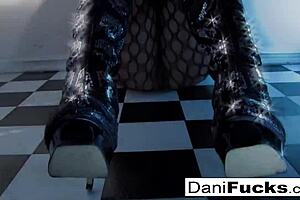 dani daniels masturbates her tight wet pussy until she cums