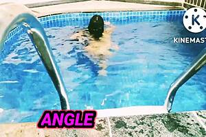 Outdoor sex: Horny mature wife gets caught by her low semen neighbor