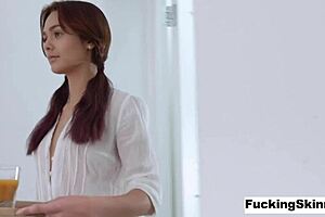 Skinny girl offers cock sucking