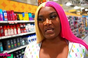 Cheating gold digger seduces rich man