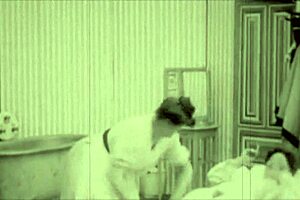 Hei, lihat dua abad porn vintage dengan milf berbulu! Suka banget vibes retro! 😍