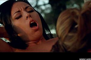 Hey, wanna learn some lesbian tricks today?