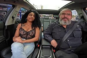 novinha shares kisses after wild street ride with vicky menage