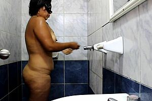 casting interview with bbw brunette using toys part 2