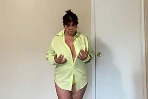 Tits and pussy massage to get hot