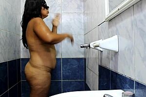 casting interview with bbw brunette using toys part 2