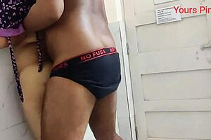 Mature babe with big tits gets pussy licked and rimmed by teen 😍