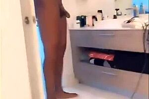 Esperanza Gomez Pissing Golden Rain