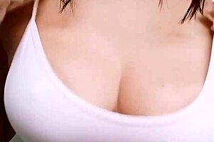 Anime Cosplay Babe Teases With Hentai-Inspired Masturbation On Webcam For Amateurs