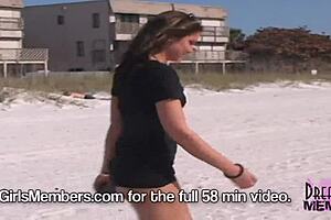 damn, this hot latina oils up an’ stuffs her tight pussy good