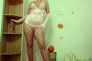 i feel so horny as a bunny playing with my vibrator on halloween eve