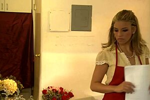 Dee Spreads Legs For Quality Head!