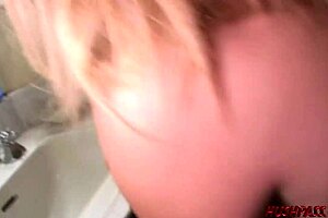 Kira Assists Gwen's Fraternity Blowjob and Fucking