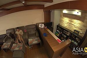 Super horny massage parlour trailer with wu qian qian getting bent over for public fingering and blowjob action!