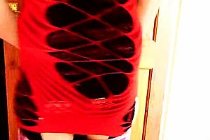 Mistress Lucy Diamond Twerks Her Goddess Booty in Skirt Slutwave Shake