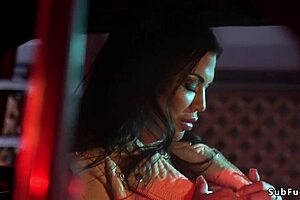 Busty wife stages kinky group sex with anal banging 😈