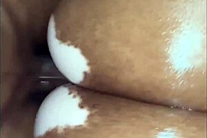 Wow! Liyah Bunni stretches her ebony ass hard