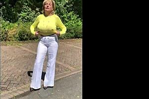 CHEATING ENGLISH MATURE LADY SONIA SHOWS OFF HER ENORMOUS TITS