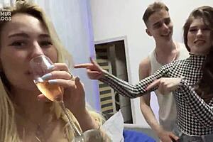 Sex blog reveals real porn shooting process