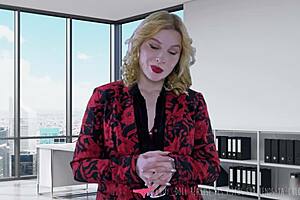 vends-ta-culotte - ta banquière te donne la fessée parce que tu ne lui as pas donné assez d'argent - lucy sanivy 💸