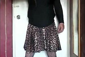 Crossdresser films himself swallowing his own pee and waiting for yours.