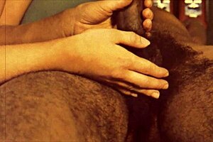 Vintage medzirasový análny scenár sa odvíja s tabu zvratmi