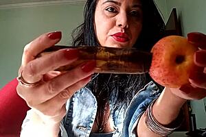 Sarah rosa's homemade anal vlog with sexy milf ass