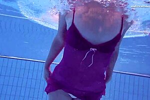 Russian Hot Babe Elena Proklova Swims Naked Underwater