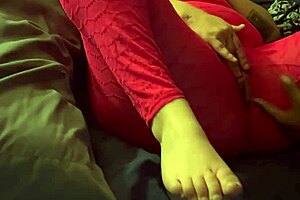 milf kelly patrick pawg tries first bbc, gets fisted till she squirts 😍