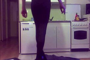 cam alexcia teases with sexy shemale vibes