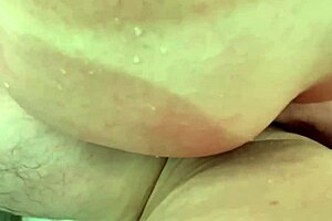 Aquela foda no banho ela me chupa e ele mete nela