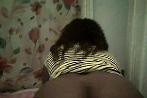 I spy on that big-ass ebony phatass hidden cam, oh man