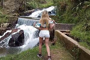 This scene made me hard – a thin blonde presenting a home blowjob