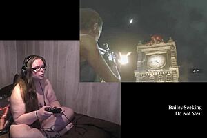 Hej, kolla den nakna BBW som spelar Resident Evil 3... så het!