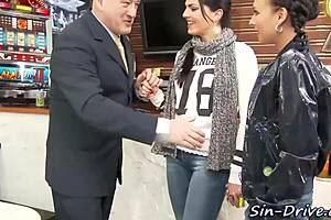 Feeling Intense Pleasure in Messy Threesome Blowjob and Cumswap in Jacuzzi