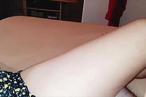 i'm touchin my partner b4 we fuck