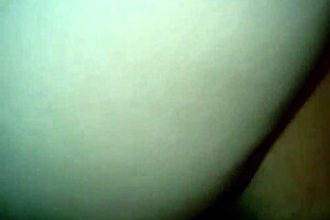 Amateur pussy gets creampie close up